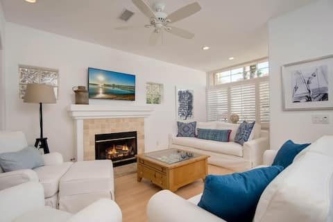 Popular Airbnb listing: Lucy's beach house, Sleeps 10 in beds. in Oceanside