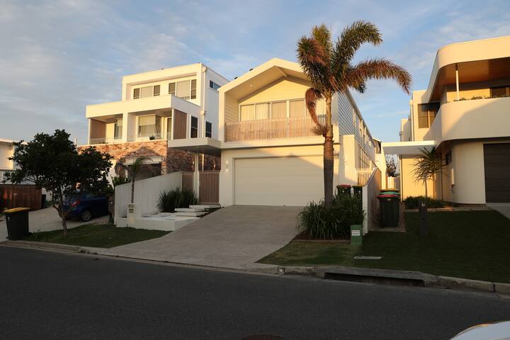 Coastal Habitat – Luxury Escape Kingscliff