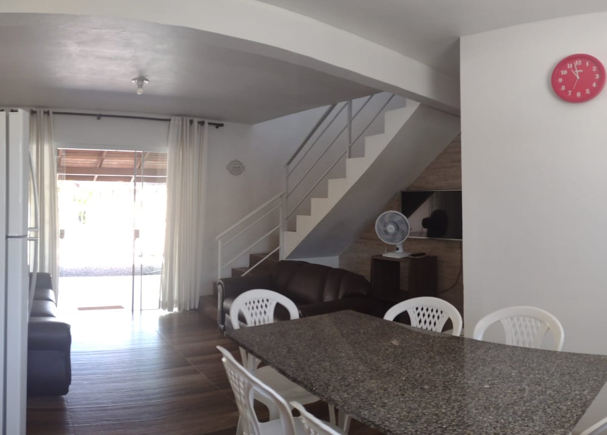 Top Airbnb: Sobrado 01 Pinheira beach 150 meters from the sea. em Palhoça
