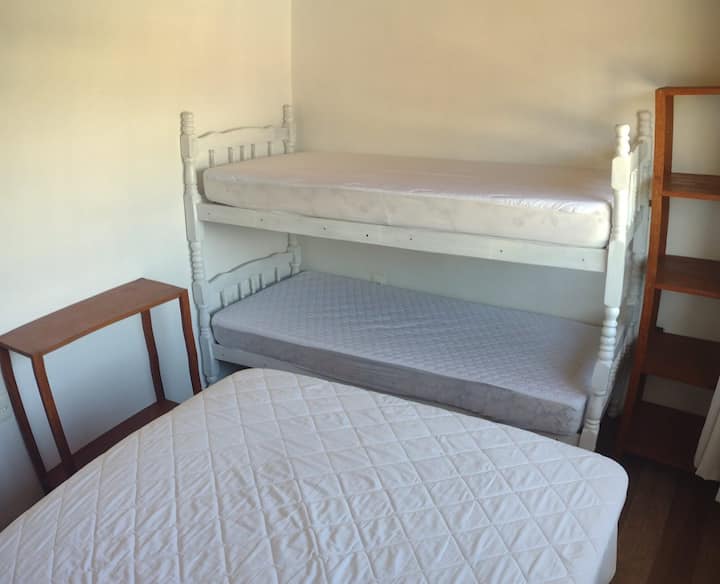 1号客房：顶楼。 