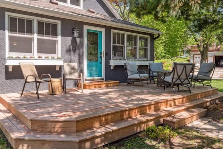 In the Heart of Wazyata, 50 steps to the Main St gallery image 2