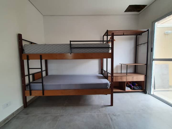 Двуетажно легло в стая № 2. 