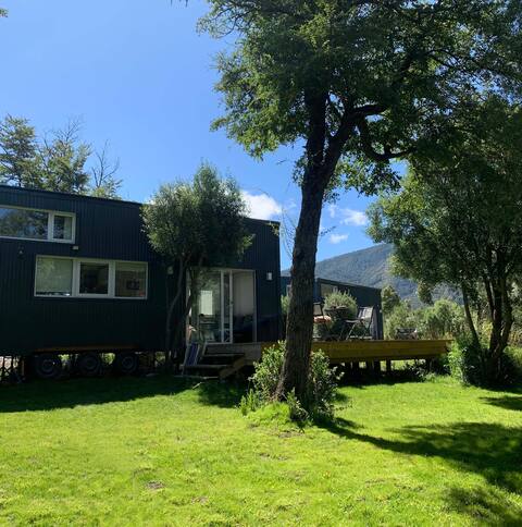 Tiny house in Patagonia I - With river coast