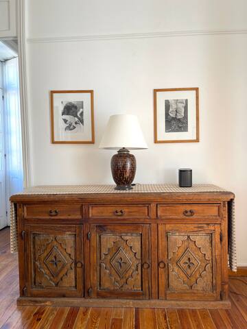 El Buen Tono – Spacious Artist Apartment gallery image 4