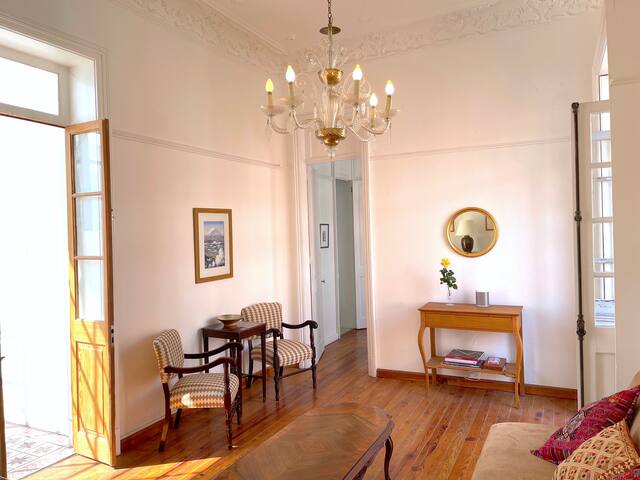 El Buen Tono – Spacious Artist Apartment