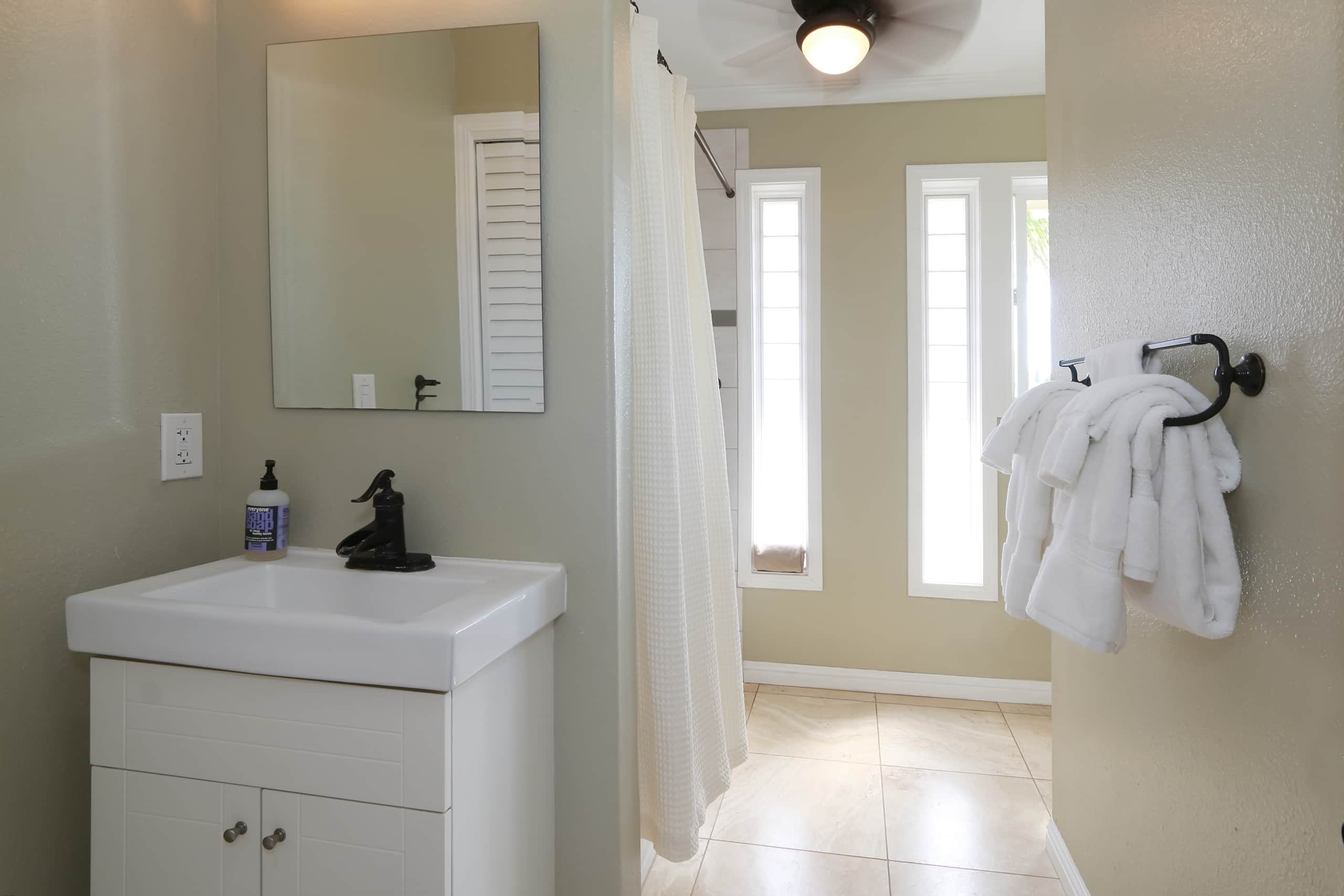 Welcome to Kai Lani (Sea and Sky) B&B Suite - Photo 6