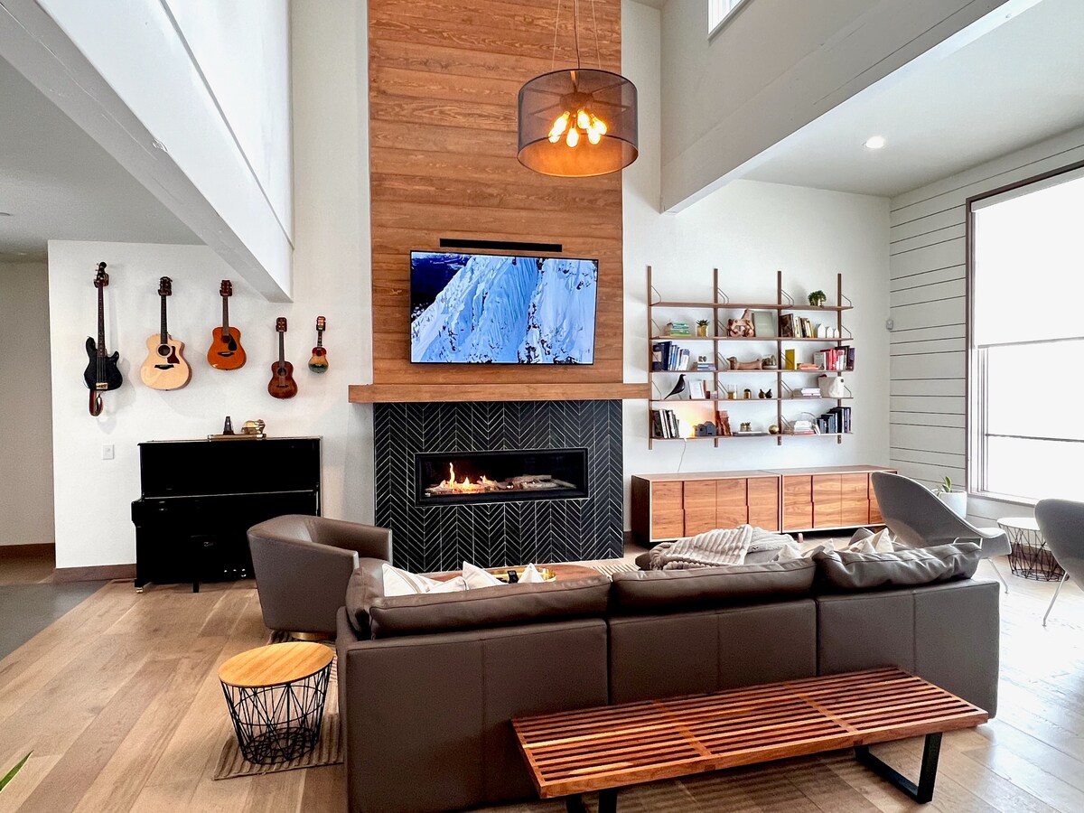 Successful Airbnb property: Brand new Truckee HideAway at Gray's Crossing in Lake Tahoe / Truckee