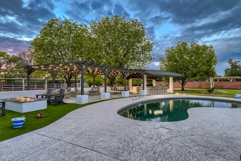 Top Airbnb: Luxury Scottsdale Stay | Pool, Spa + Equestrian in Central Scottsdale