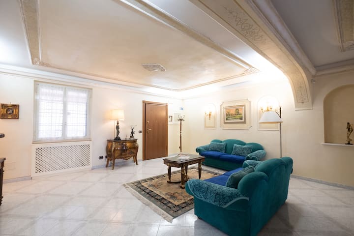 Luxury Villa | 8 Guests, Outdoor Fireplace, Golf! - Latium