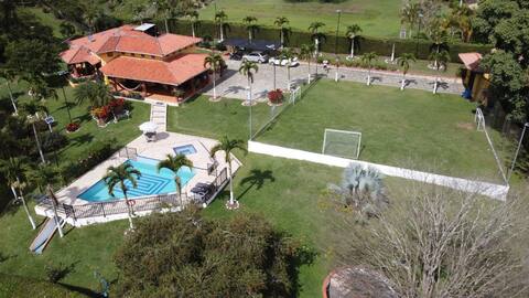 Cozy estate in Calima
