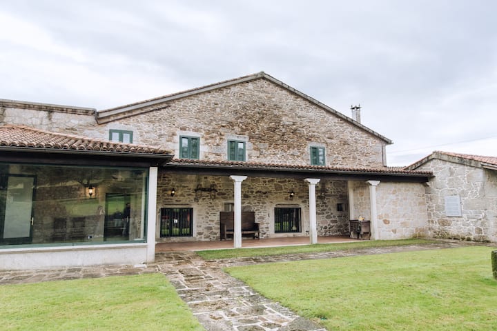 A nice country house with a garden and parking