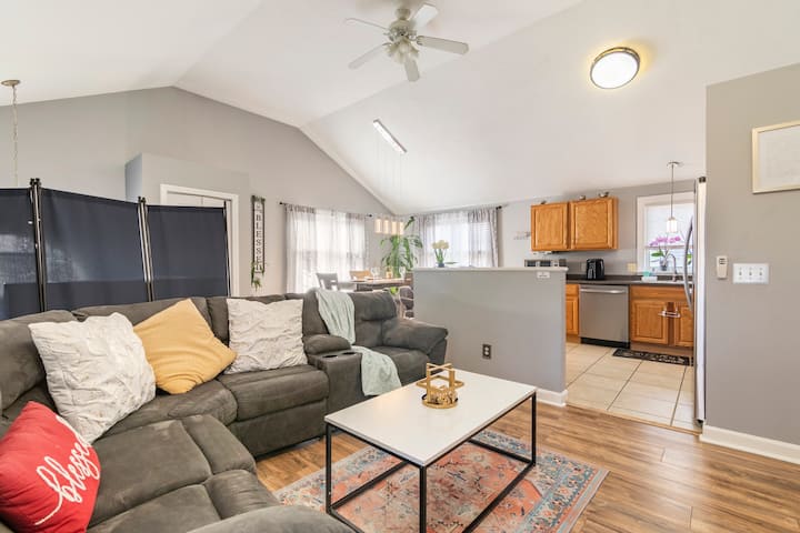 Comfortable 2nd Floor, Full Equipped&pet Friendly - Sutton, MA