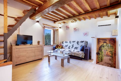 Top Airbnb: Tower house in the countryside with sensory shower a Sovicille