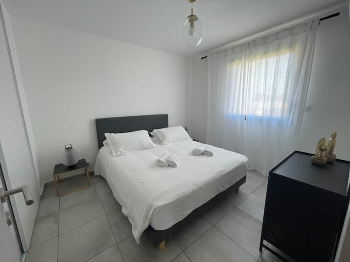 Chumba cha pili cha kulala, kitanda cha 160x200 chenye mwonekano wa bahari, kiyoyozi 