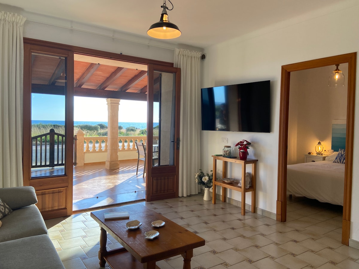 Annonce Airbnb populaire: Oceanfront house with BBQ, ideal for long stays à Campos