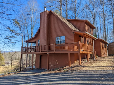 Modern retro cabin/hot tub/fast WiFi/pet friendly