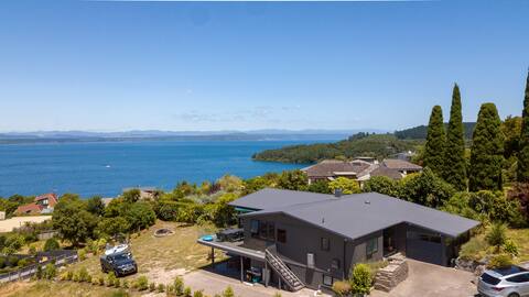 Acacia Bay Bach - Views, Spa & Serenity - Taupo