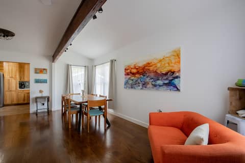 Group-Friendly Shorehome Close to beach/everything