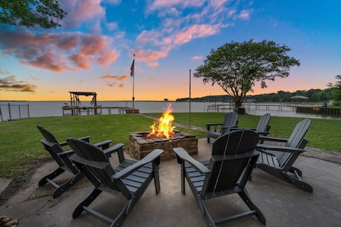 Open water view: Hot tub, dock, fire pit, kayak