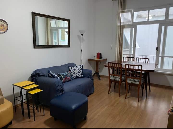 Very square apartment of Leblon Beach. Apartments for Rent in Leblon