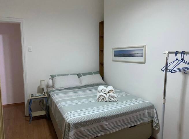 Apartamento quadríssima da praia do Leblon. gallery image 5