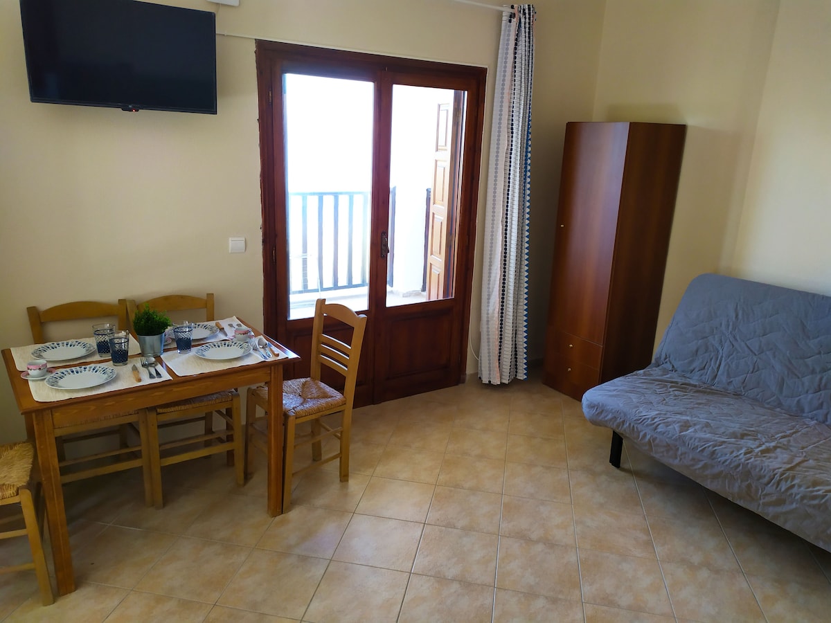 PRIVATNA PLAŽA 10 METARA OD KUĆE!!