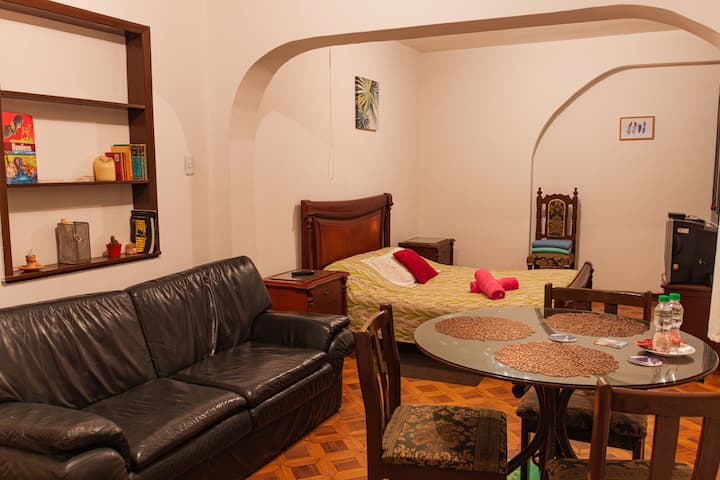 Apartaestudio Privado En Casa Bogotana - Restrepo