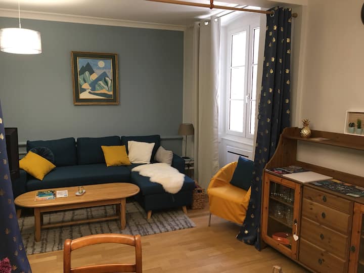 Gîte  Cadran Solaire Ornans Centre 2’étage, Jardin - Ornans