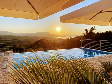 Luxury stone-built villa with panoramic view