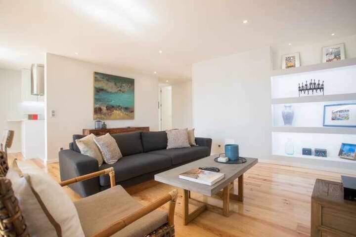 Beautiful and elegant flat with stunning views! gallery image 3