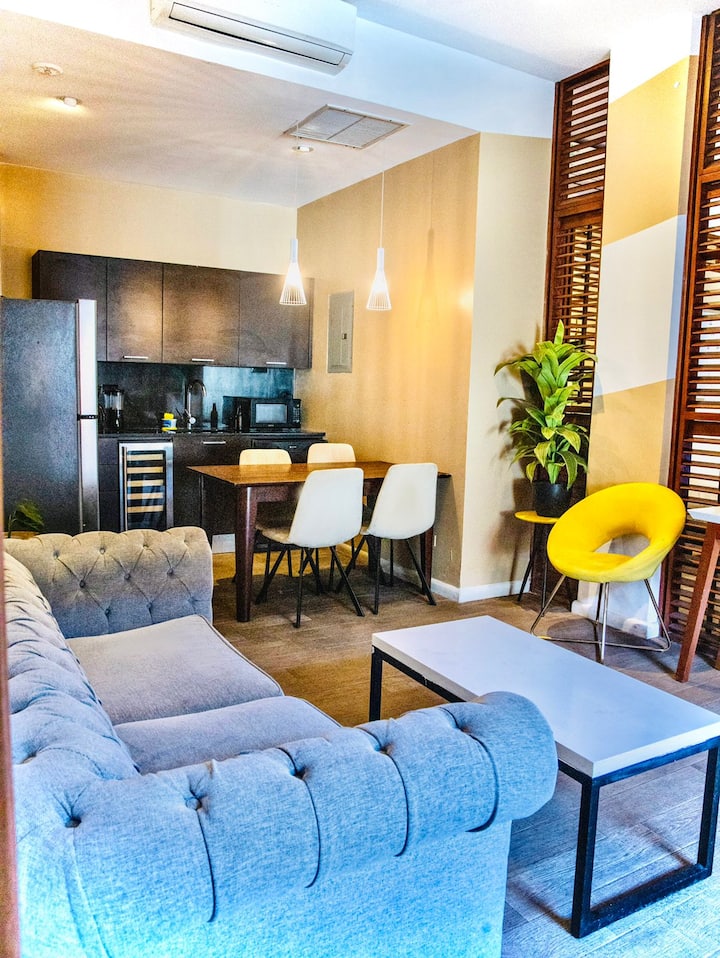 Beautiful colonial apartment with terrace — 1 bedroom vacation rental in Panamá