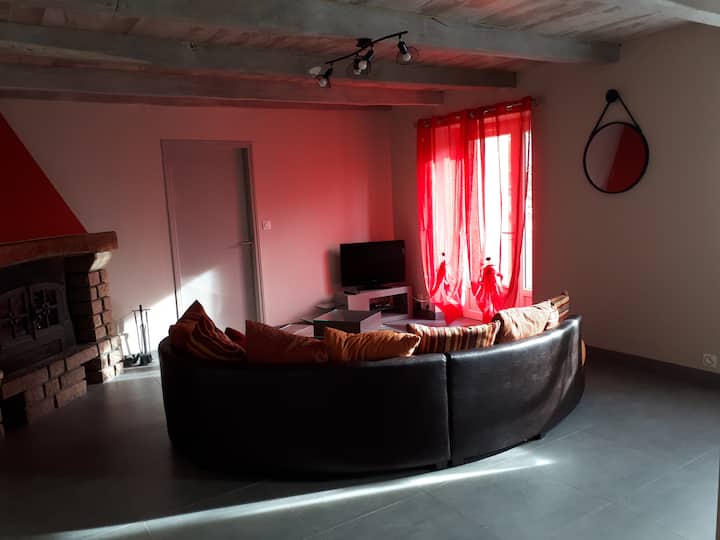 Gîte Spacieux à La Campagne Avec Piscine Hors-sol - Aveyron