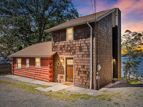 Wallenpaupack - Lake Front 3 Bedroom 2 Bath House