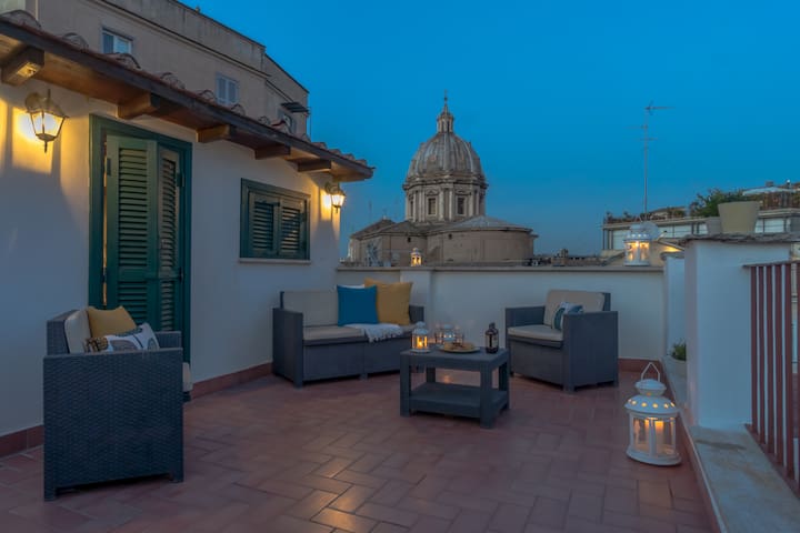 The Original Building – 8 rooms 4 bathrooms