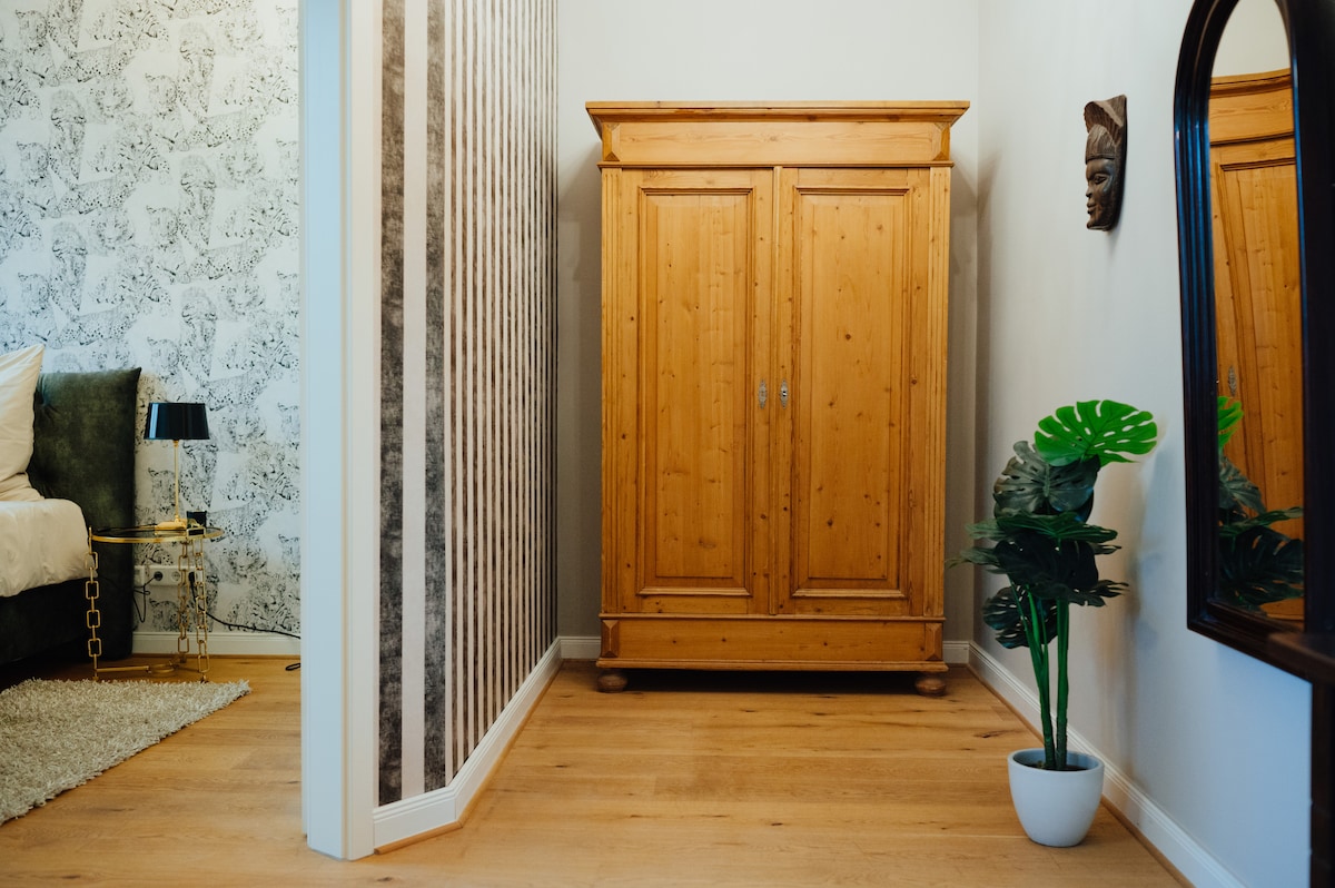 Popular Airbnb listing: Exclusive 2BR apartment central Hamburg for 6P in Barmbek Süd