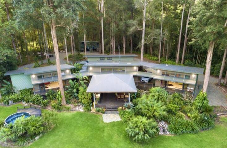 Exclusive Unique 6 BR Pavilion nestled on 15 acres gallery image 2