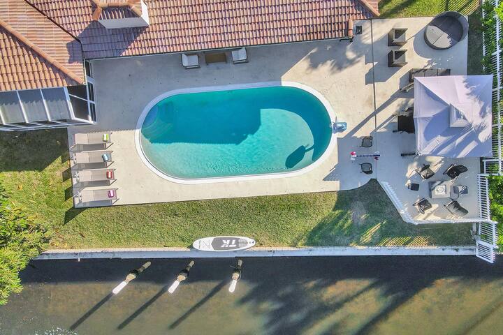 6BR Modern Waterfront Villa| Heated Pool| Gameroom gallery image 3