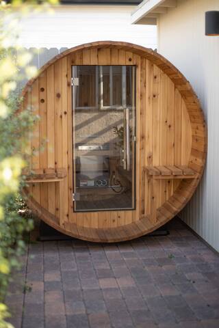 *Newly Renovated* Private Oasis -Westside Bungalow gallery image 2