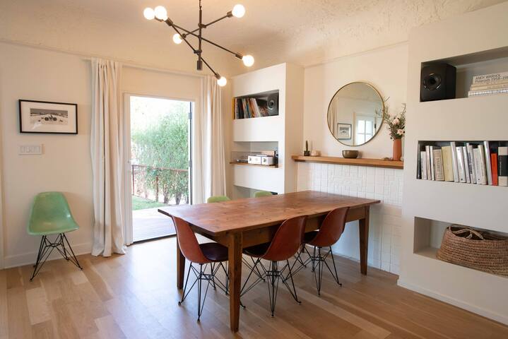 *Newly Renovated* Private Oasis -Westside Bungalow gallery image 4