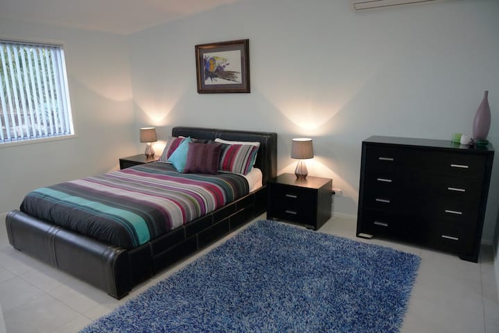 Простор во спалната соба