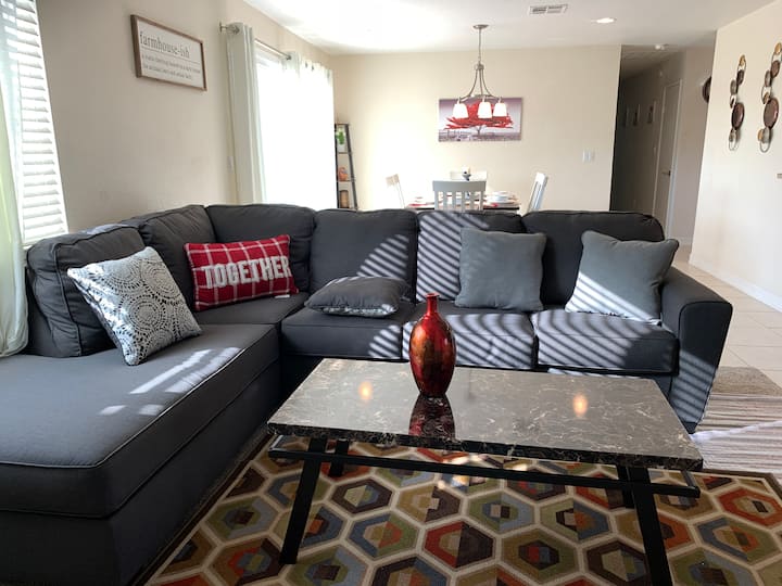 Spacious Kid Friendly Lavish Home+gazebo/pool - Manteca, CA