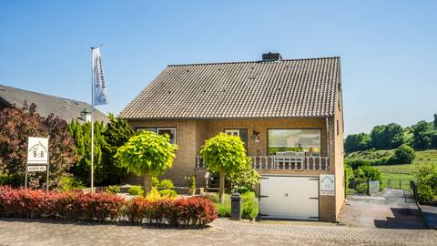 7 bedroom house in Heuvelland