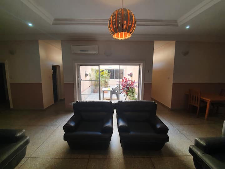 A Standard Room No 1 In A 5 Bedroom Apartment - Jos
