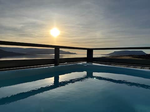 Stylish cottage with hot tub and stunning view