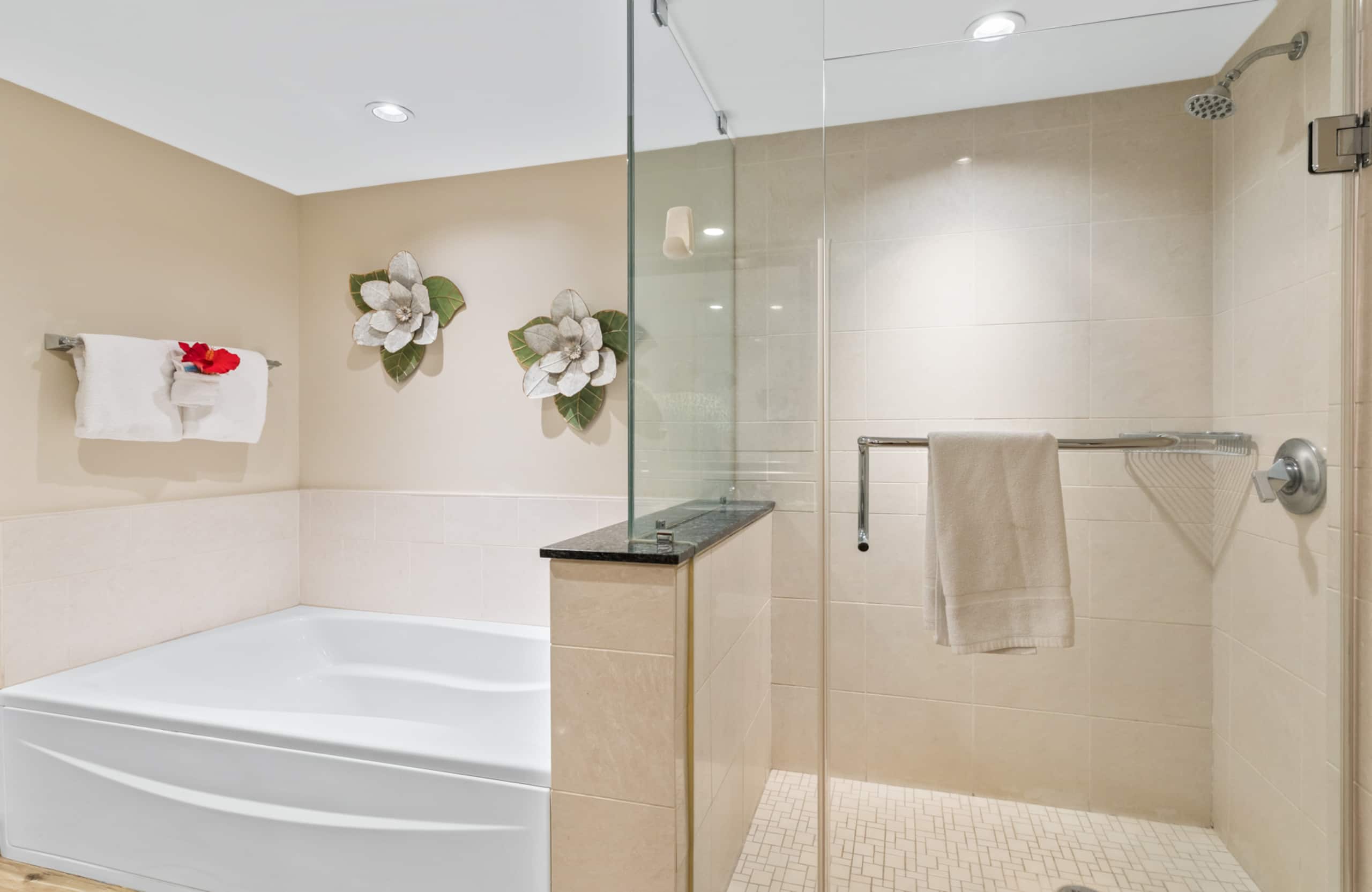 Condo in Lahaina · ★4.44 · 2 bedrooms · 3 beds · 2 baths - Image 19