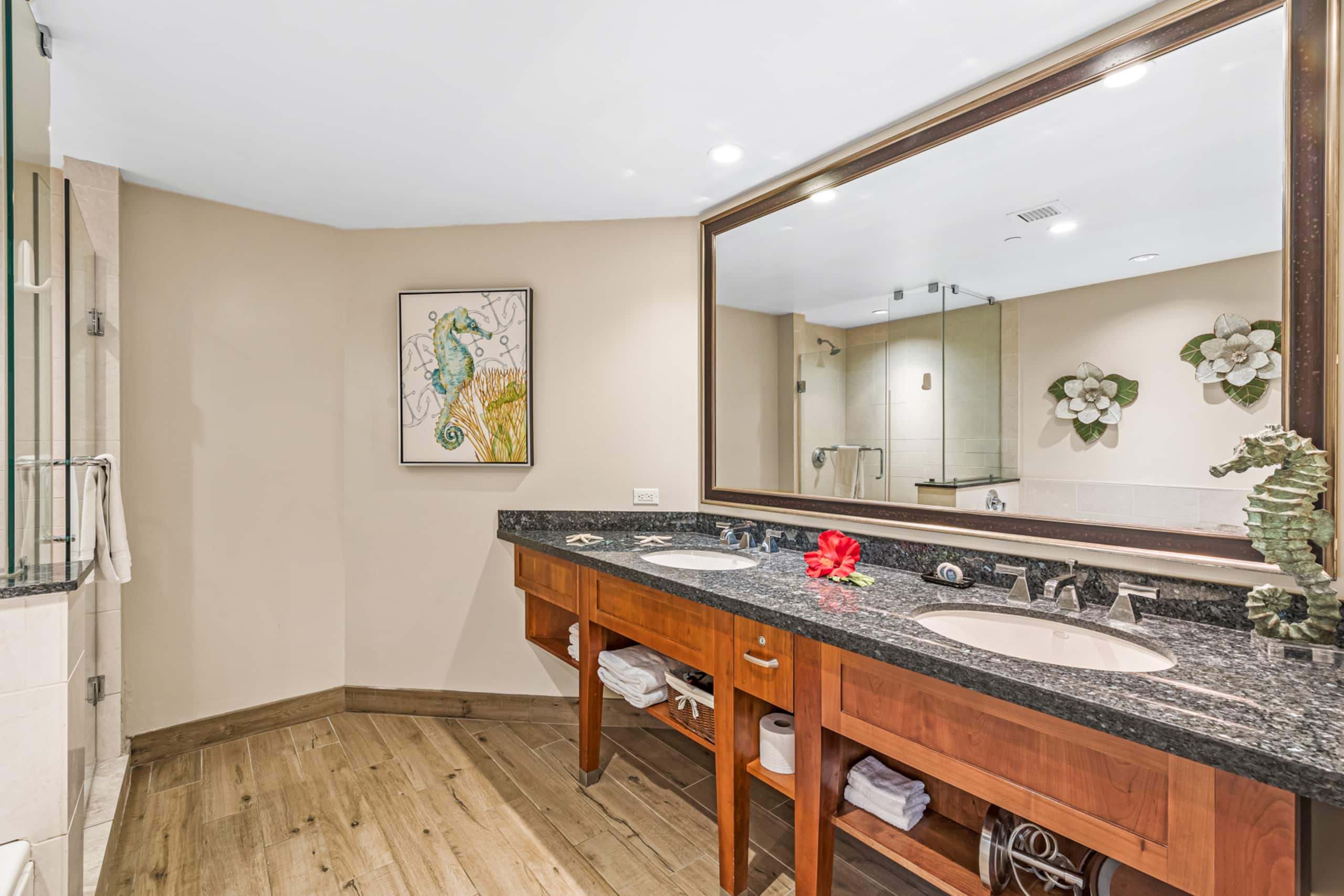 Condo in Lahaina · ★4.44 · 2 bedrooms · 3 beds · 2 baths - Image 18