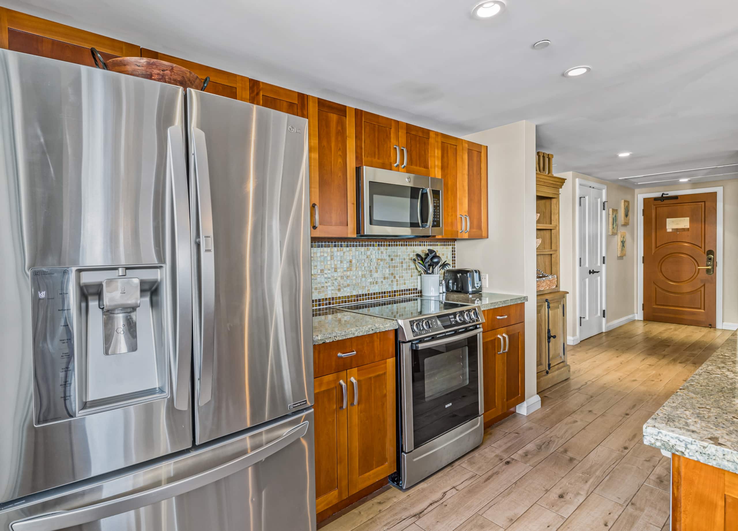 Condo in Lahaina · ★4.44 · 2 bedrooms · 3 beds · 2 baths - Image 6