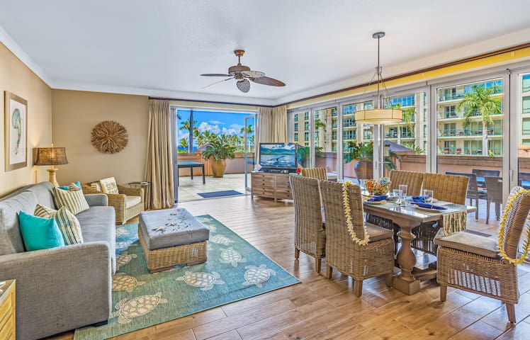 Spacious Oceanfront Remodeled Corner Unit – Honua