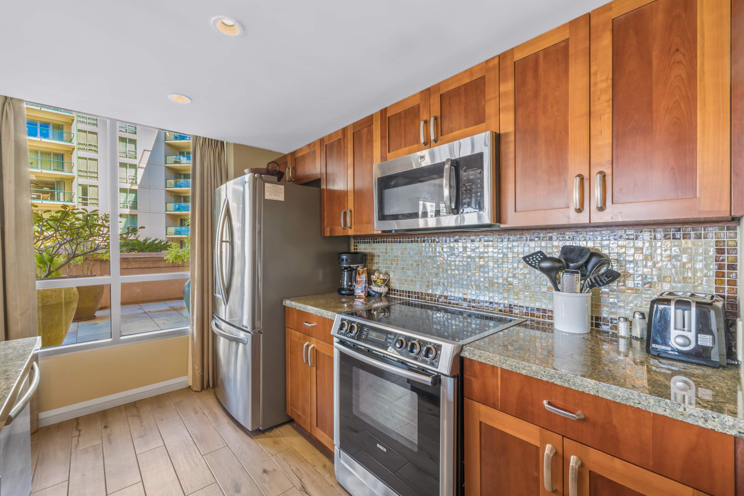 Condo in Lahaina · ★4.44 · 2 bedrooms · 3 beds · 2 baths - Image 5