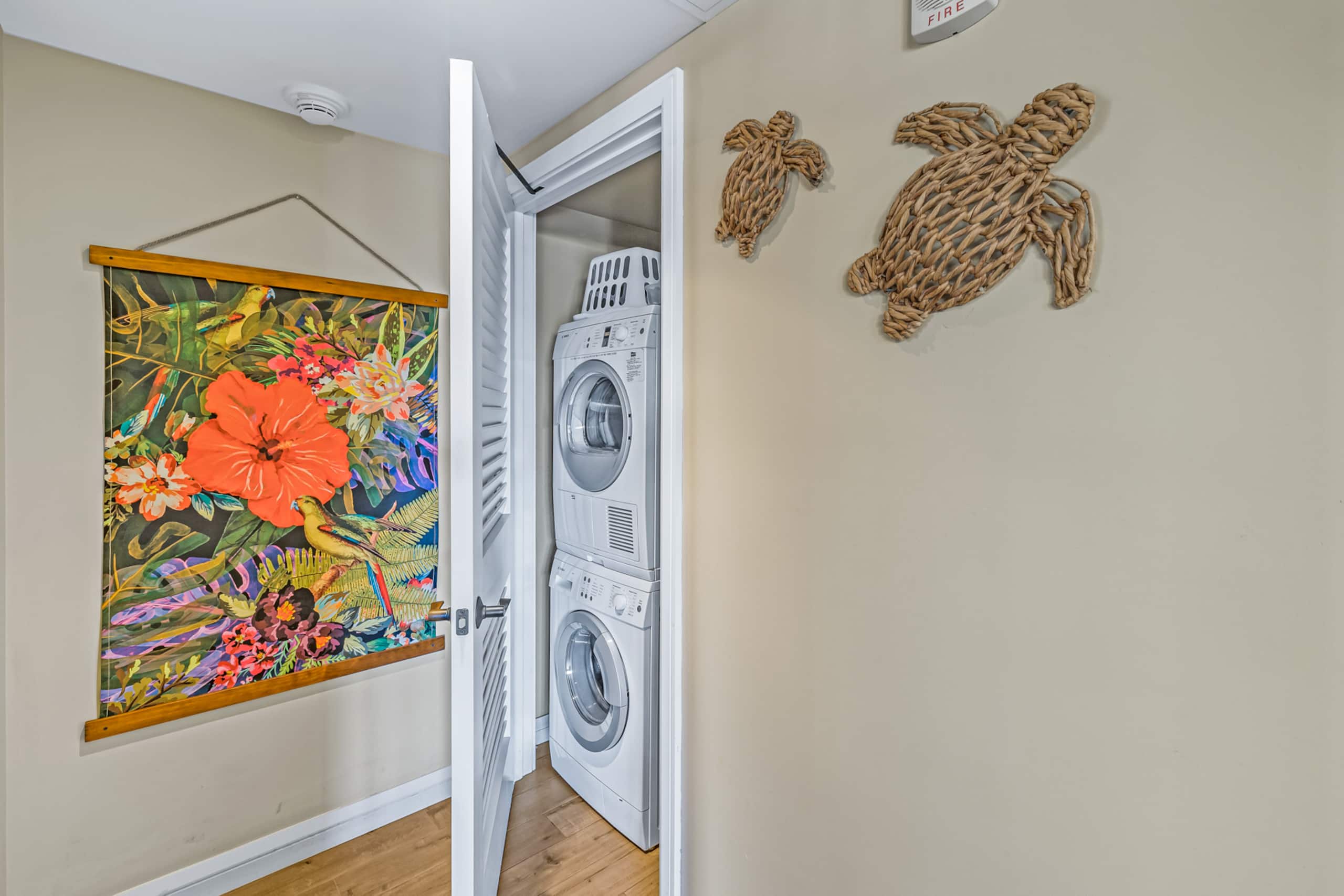 Condo in Lahaina · ★4.44 · 2 bedrooms · 3 beds · 2 baths - Image 25